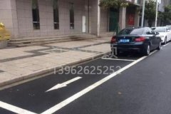 車停在車位也被貼處罰單子？交通警察：這三種停車方式也算違規(guī)！
