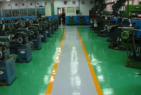 蘇州廠房倉庫內(nèi)道路冷漆劃線多少錢一平？