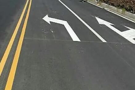 地下車(chē)庫(kù)道路劃線(xiàn)噴涂施工工藝有哪些？