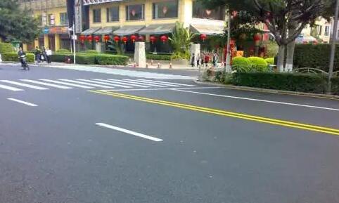 蘇州鄉(xiāng)村道路劃線(xiàn)道路劃線(xiàn)如何施工？