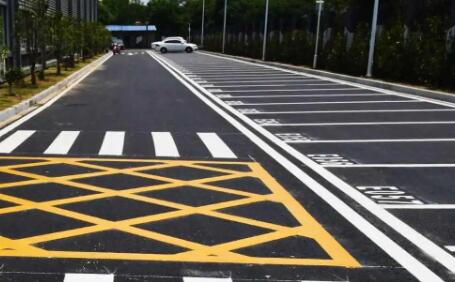 蘇州工廠(chǎng)內(nèi)道路7米寬該如何劃線(xiàn)？