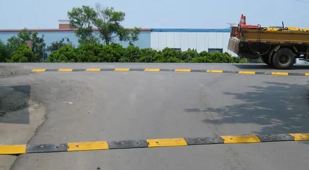 蘇州道路劃線單位分析，蘇州公路減速帶有哪幾種類型