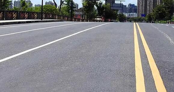 揚(yáng)州停車位劃線施工企業(yè)怎么做的？
