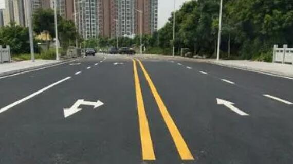 道路交通標(biāo)線寬度的具體尺寸是多少厘米？