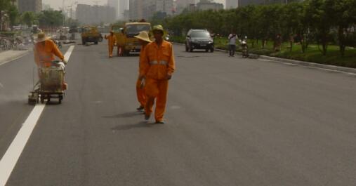 蘇州道路標(biāo)線一般是冷漆還是熱熔漆？