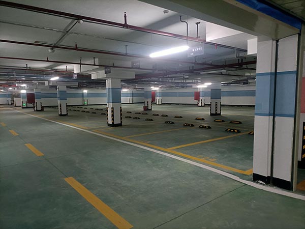 江蘇中穎停車位劃線項目施工案例圖。