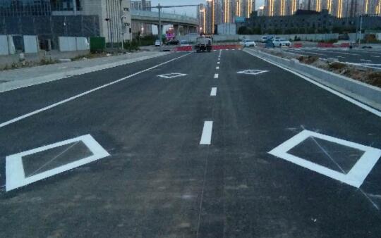 蘇州道路標線刮涂過程中應(yīng)注意的幾個問題？
