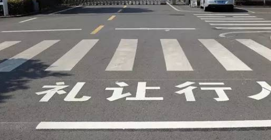劃定廠區(qū)人車分隔線，營造安全和諧的工業(yè)環(huán)境