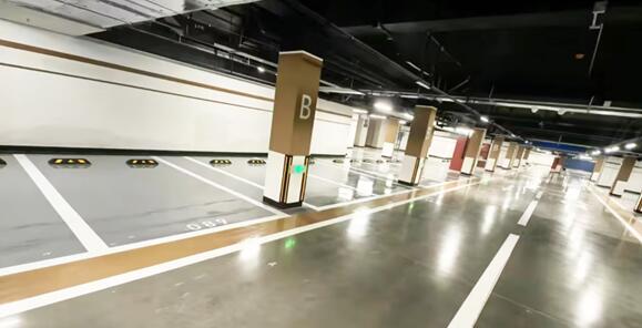 停車位劃線不完整，安全停車需注意的問題