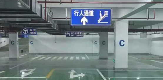 江蘇中穎專業(yè)施工團隊，您的停車場劃線專家